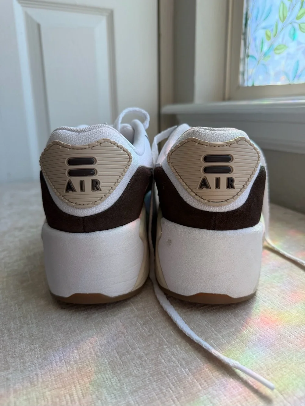 Nike Women’s Air Max 90 LV8 in White/Baroque Brown/Light Orewood Size 9
